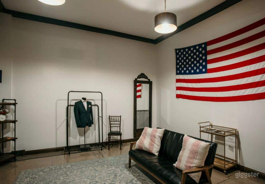 The Groom's Room Photo 1