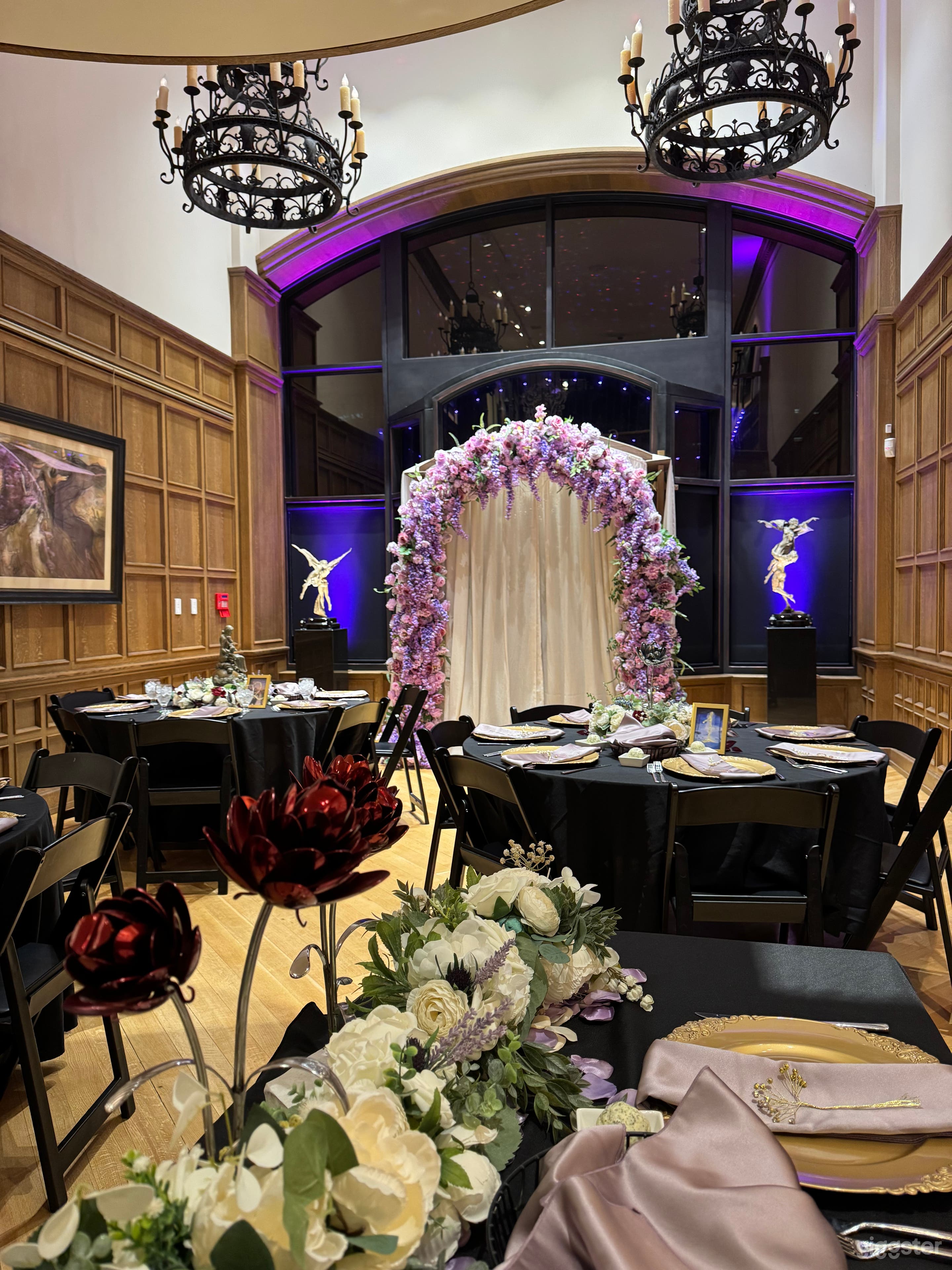 Stunning Art Gallery located in Downtown Indianapolis Photo 1