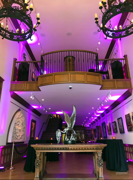  Stunning Art Gallery located in Downtown Indianapolis 