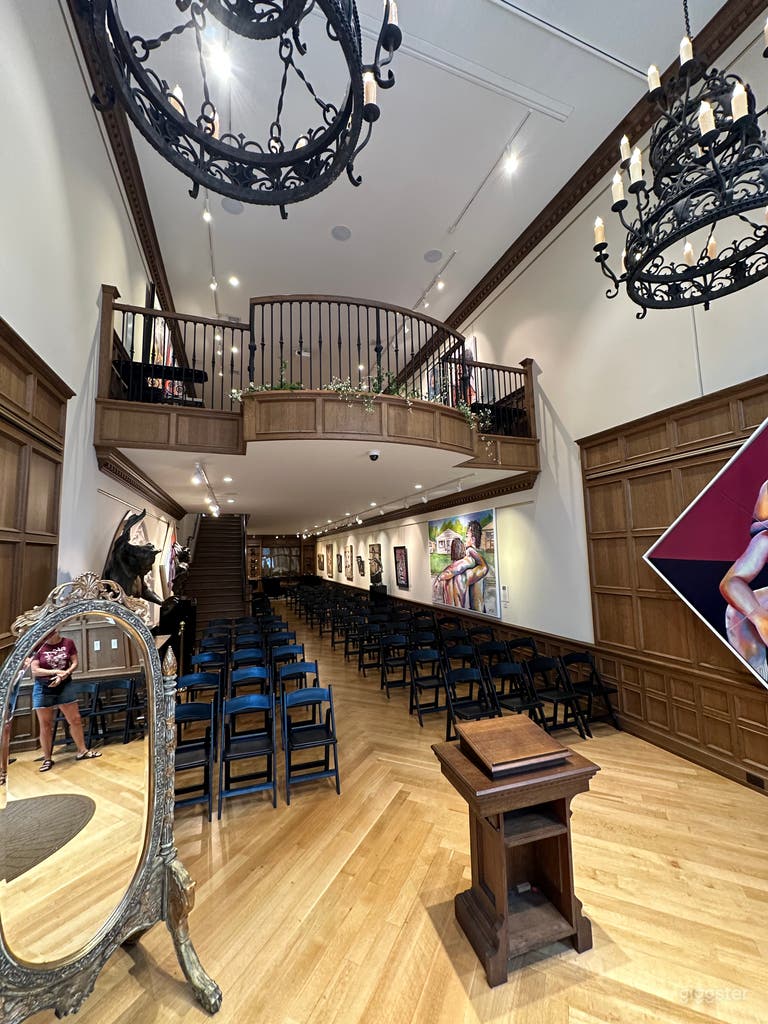  Stunning Art Gallery located in Downtown Indianapolis 