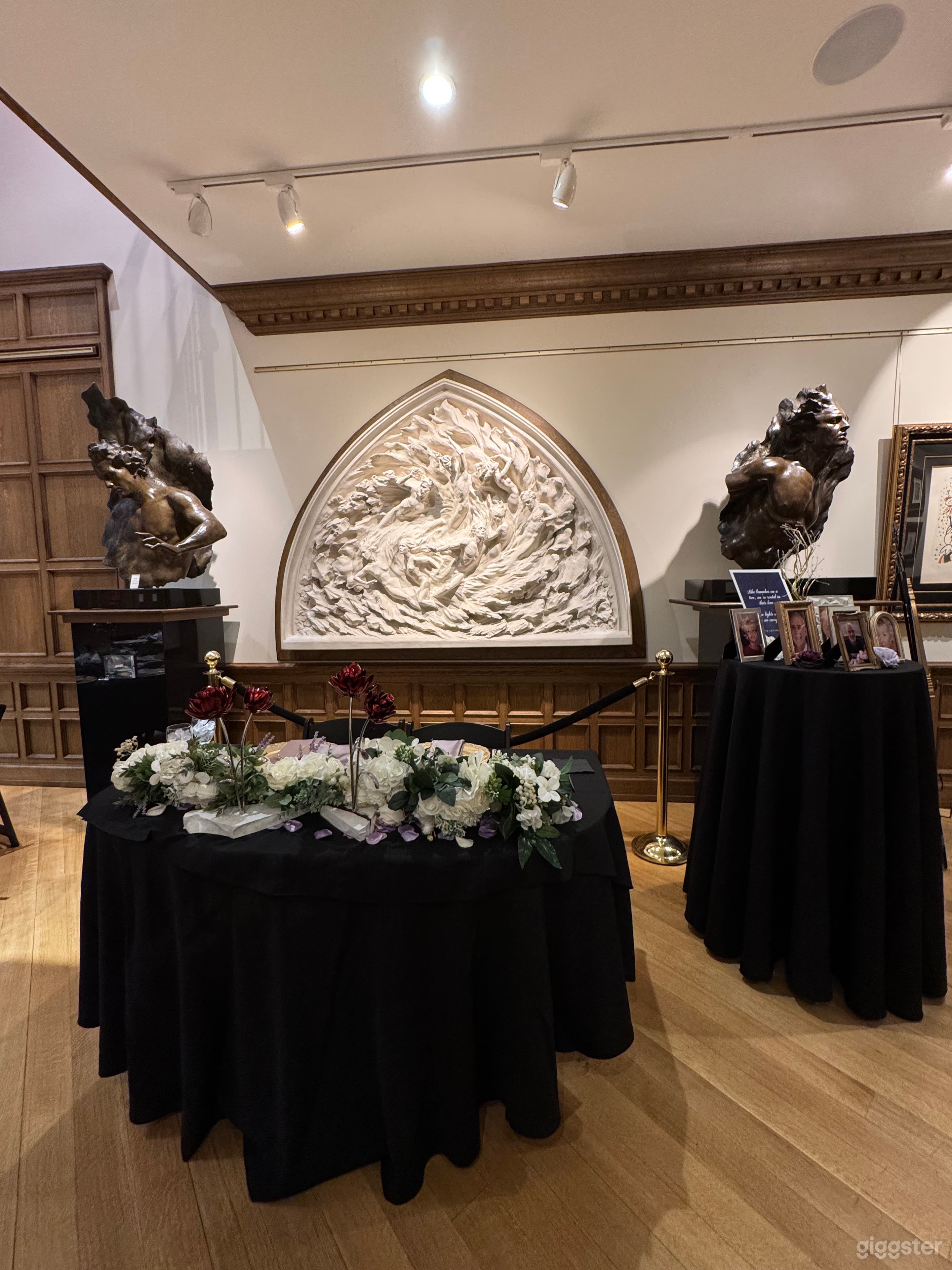 Stunning Art Gallery located in Downtown Indianapolis Photo 2