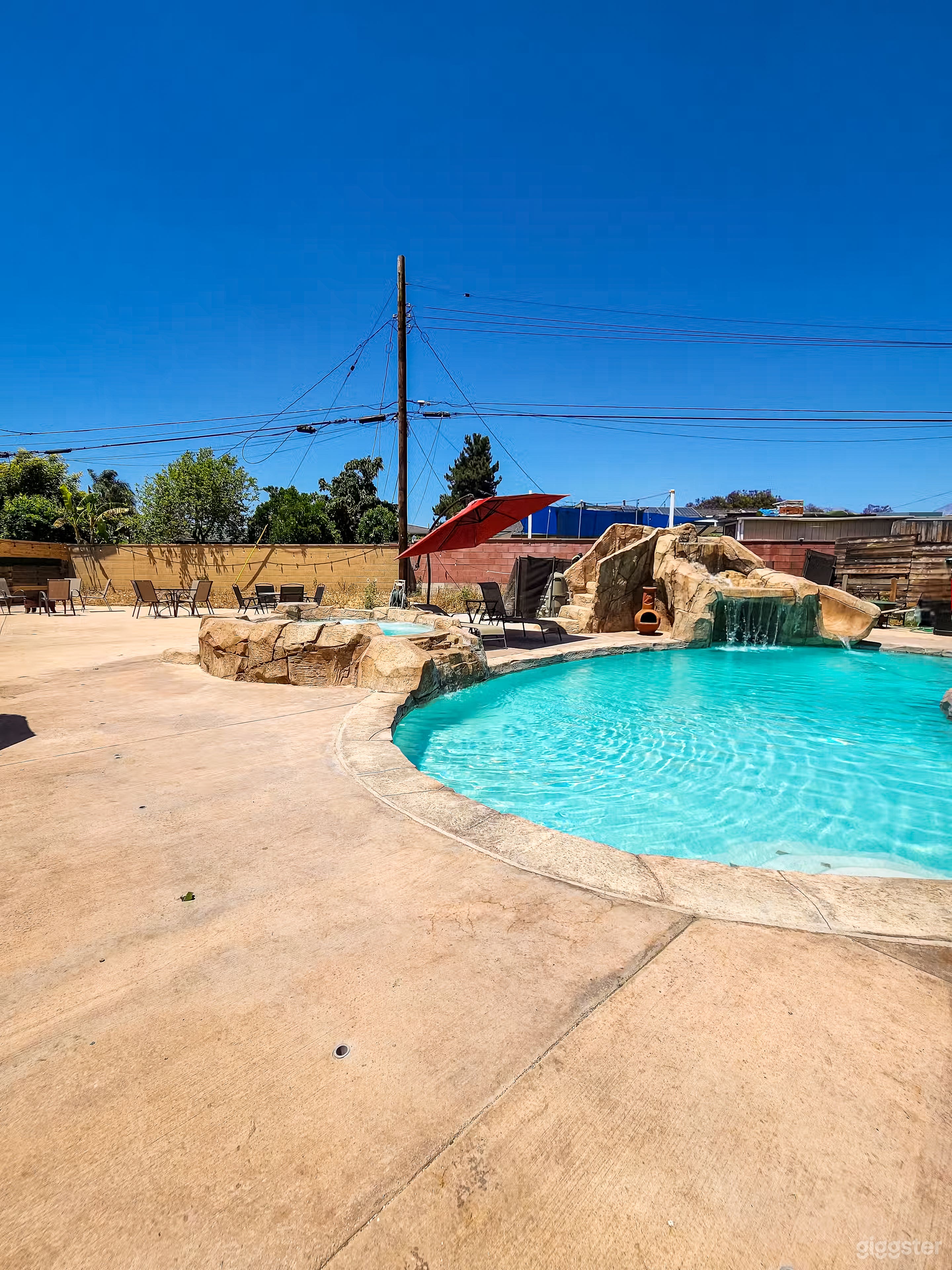 Tropical Rock Pool & Custom Waterfall Oasis Photo 4