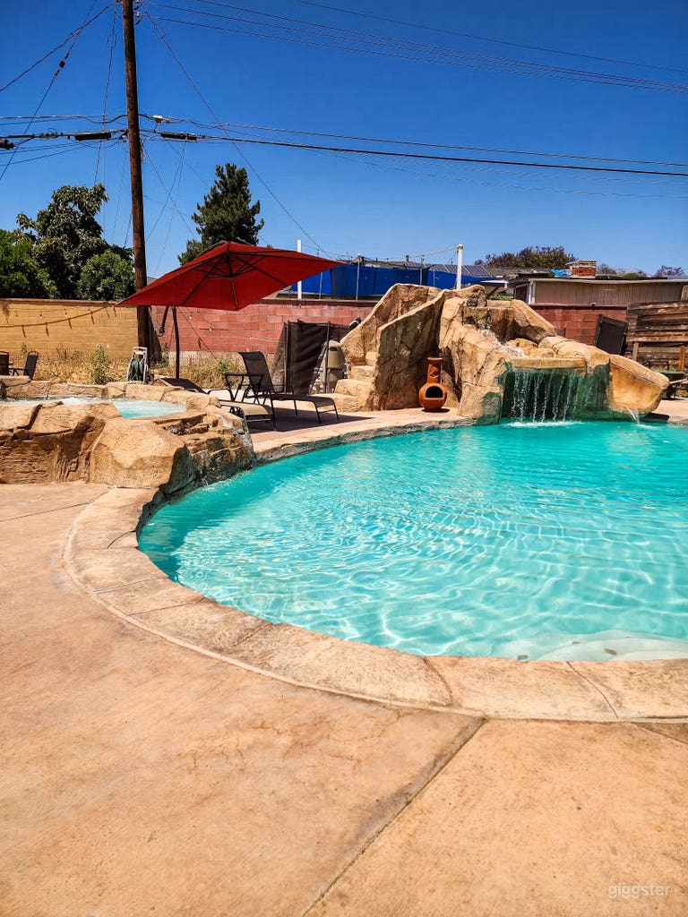  Tropical Rock Pool & Custom Waterfall Oasis 