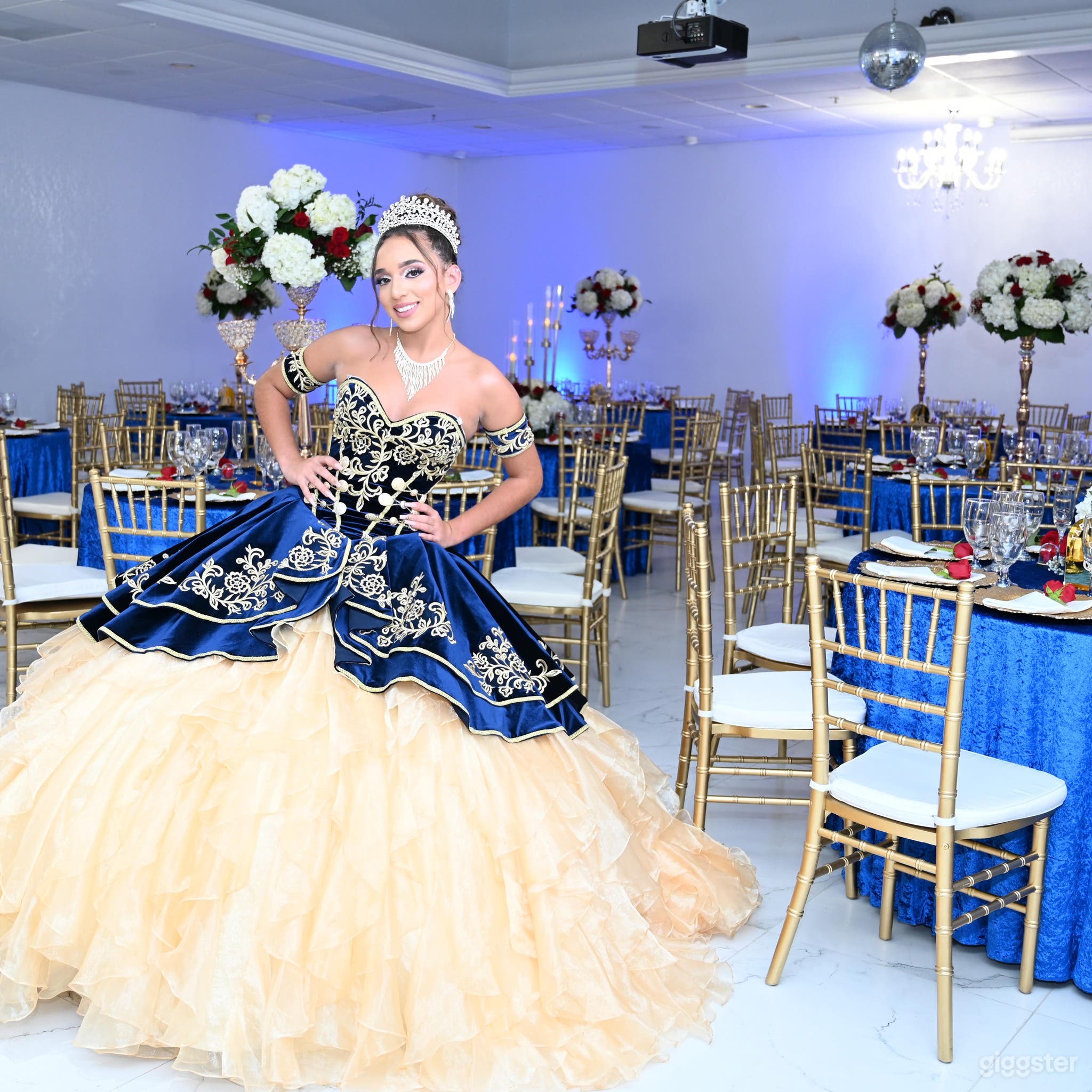 Captivating Big Room for Events Photo 2