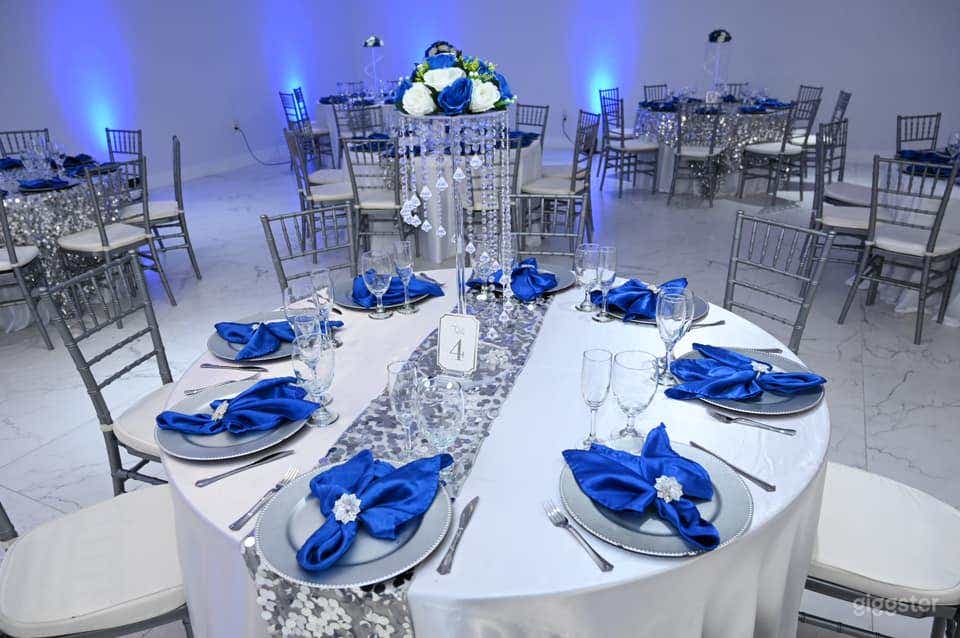 Captivating Big Room for Events Photo 3