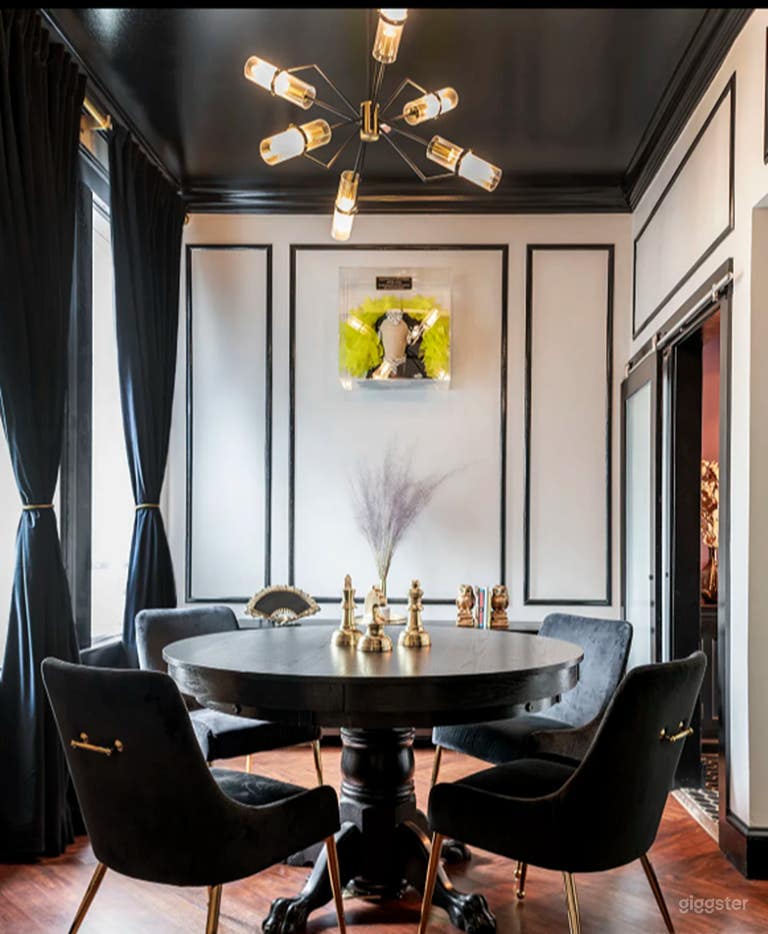  Private Luxe Lounge for Corporate Retreats 