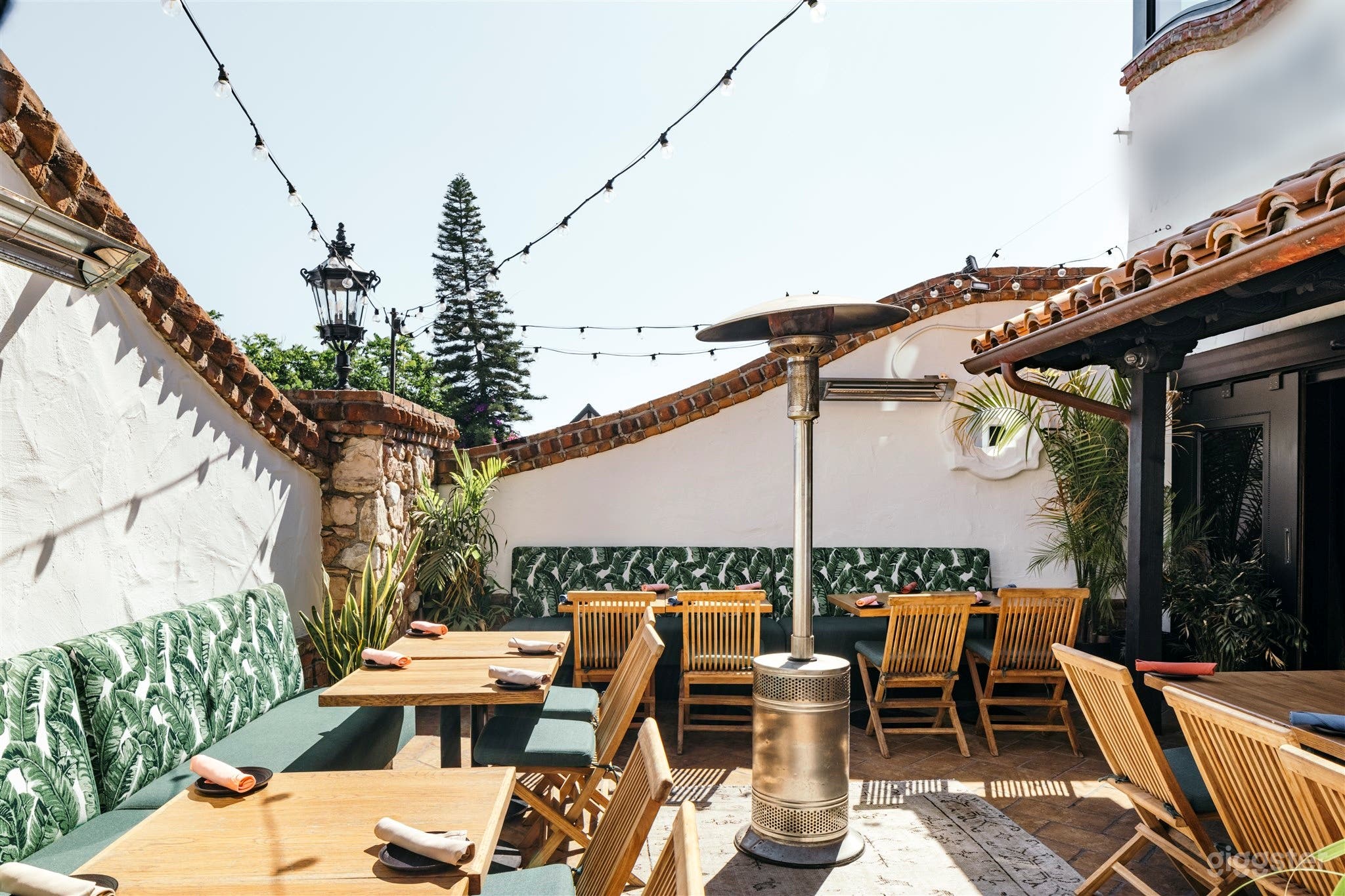 Cozy Palm Patio Photo 1