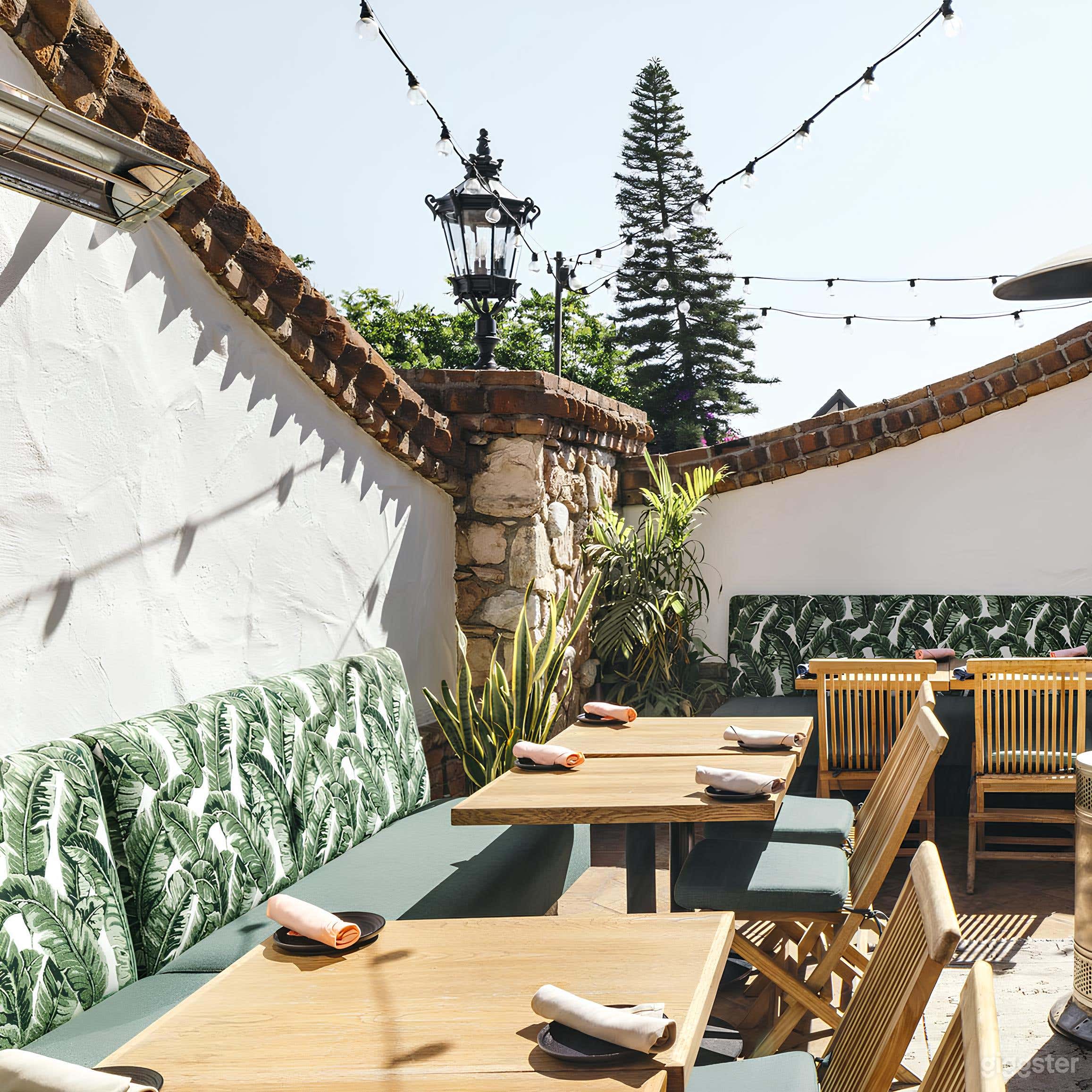 Cozy Palm Patio Photo 2