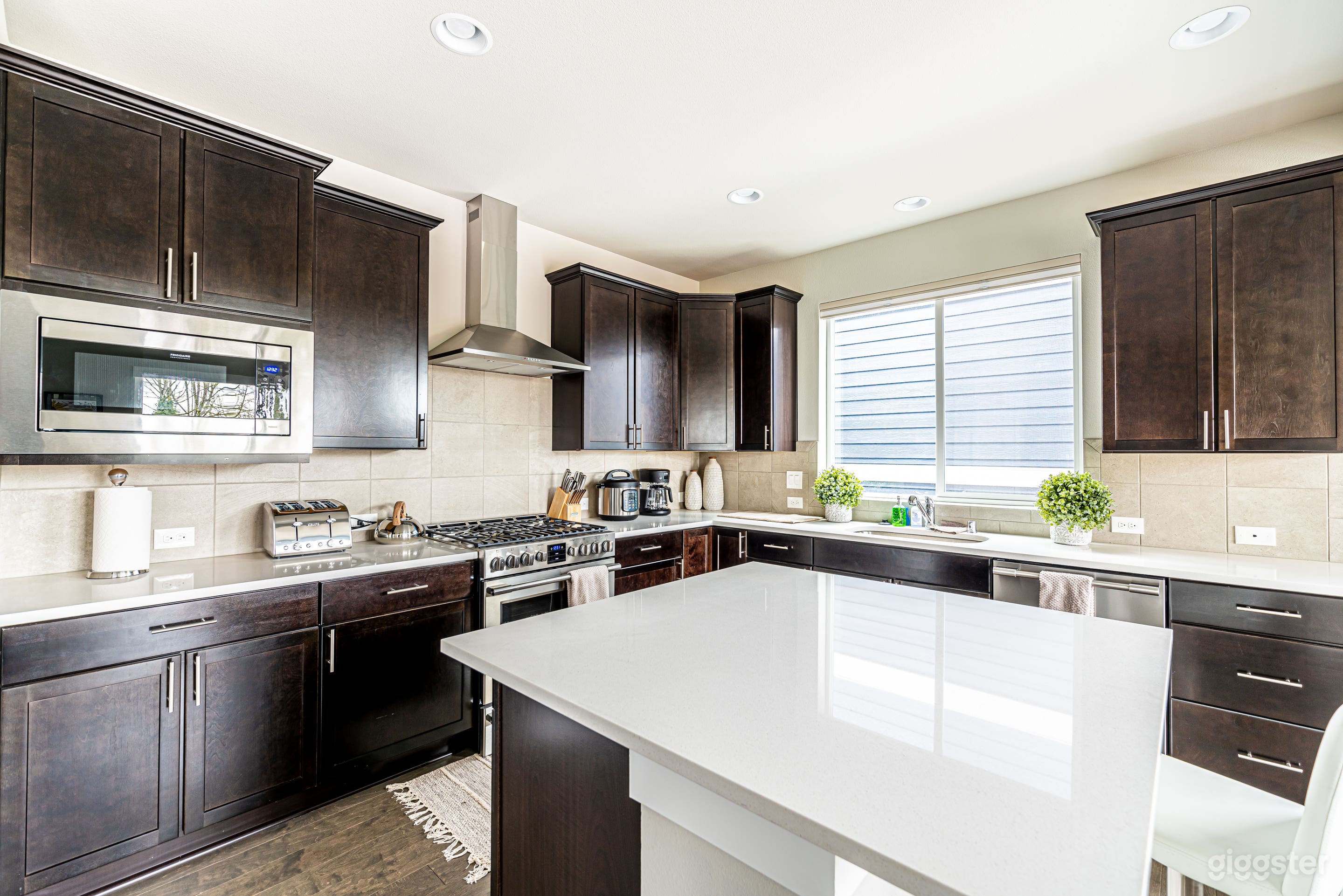 Luxury Three-Story New Construction Near Seattle! Photo 3