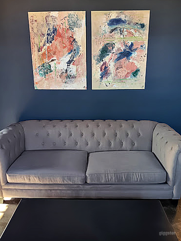 Elegant Back Room Photo 4