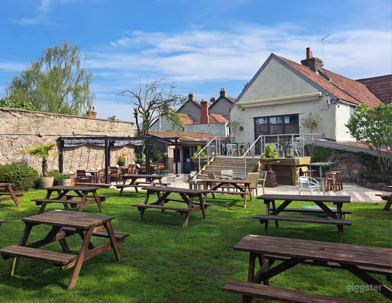  1600's Country Pub, Restaurant & Garden 