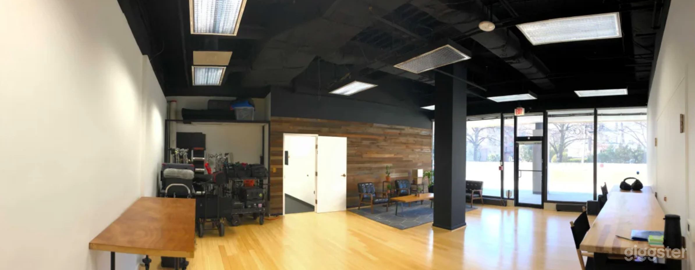 Sunny, Flexible Photo/Video Studio Space Photo 4