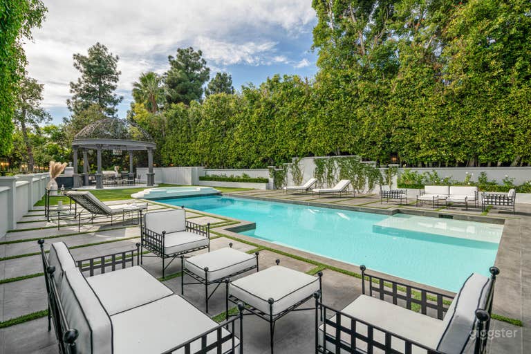  Villa Javu by LuxJB. Luxury mansion in Beverly Hills Flats. 