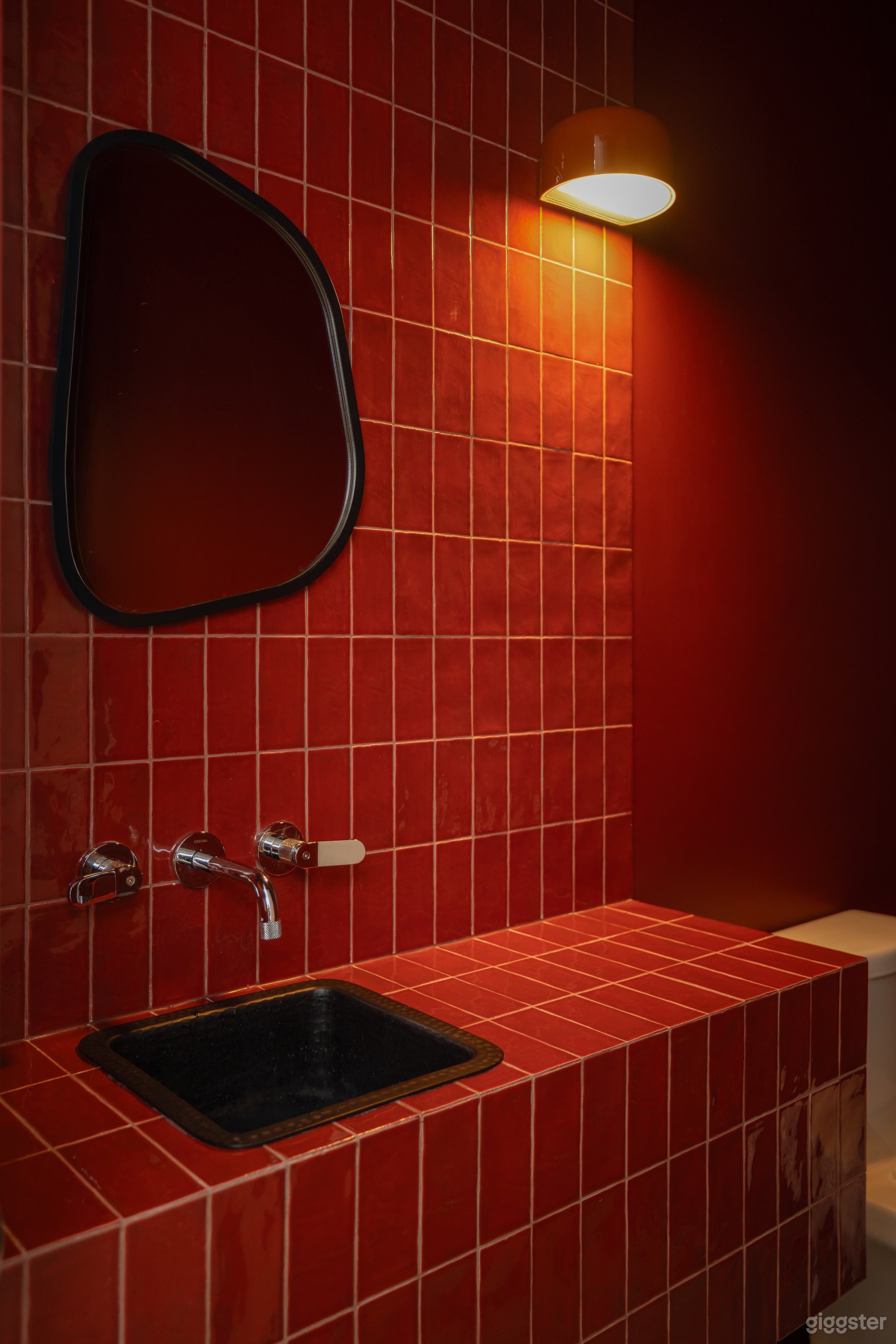 Brand New Modern Minimalist Semi-Detached Home Photo 4