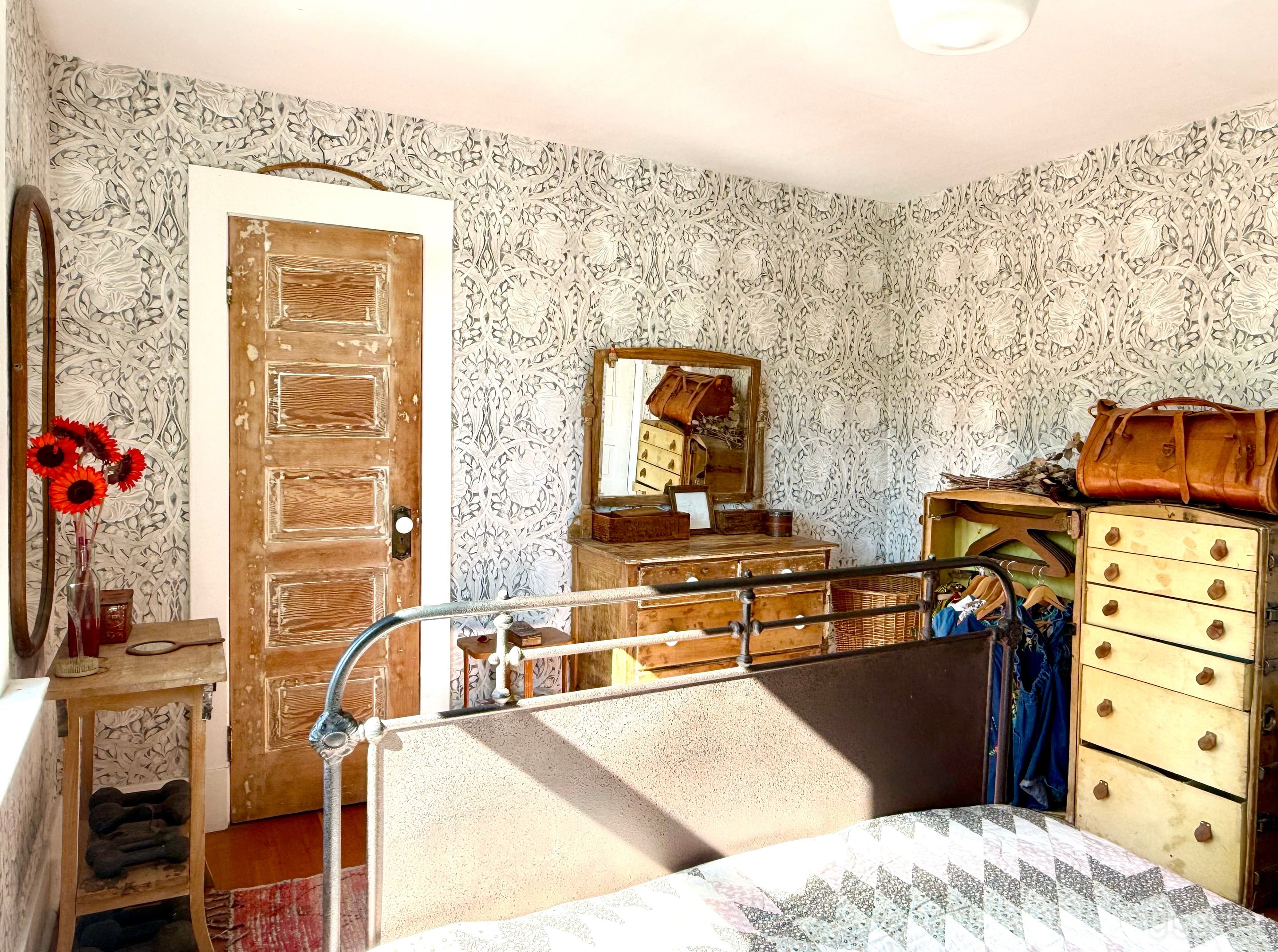 Cool, Comfortable, Vintage Home Photo 4