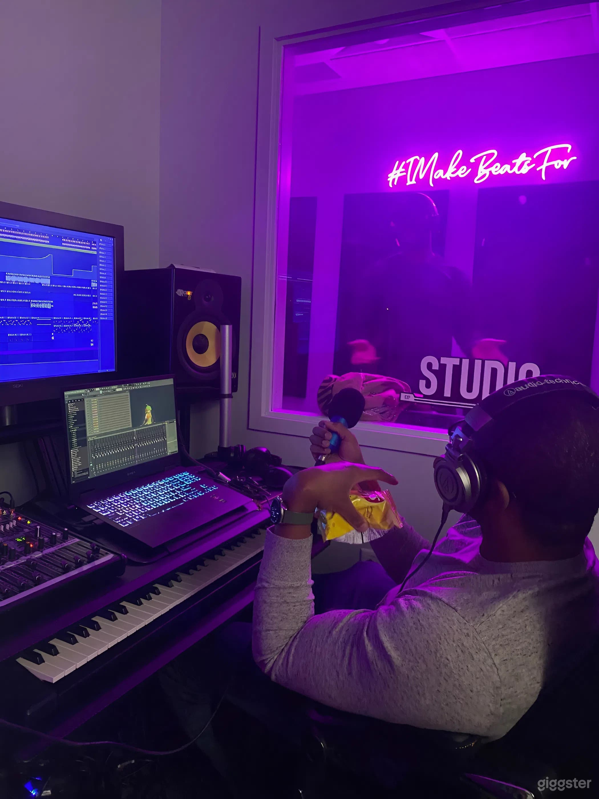 Audio &amp; Music Recording Studio Photo 4