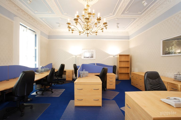  Office Suite G1 - Typical 8 Person Office 