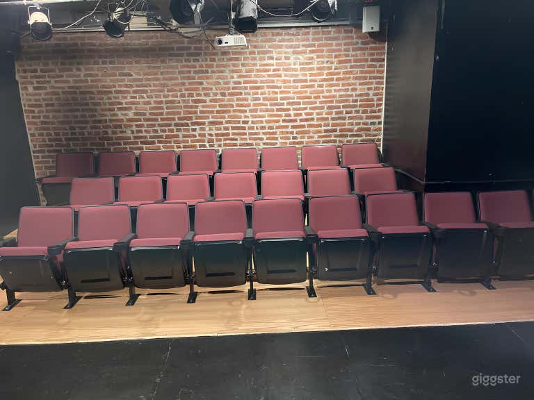  The Prince Theater | 30 Asientos 