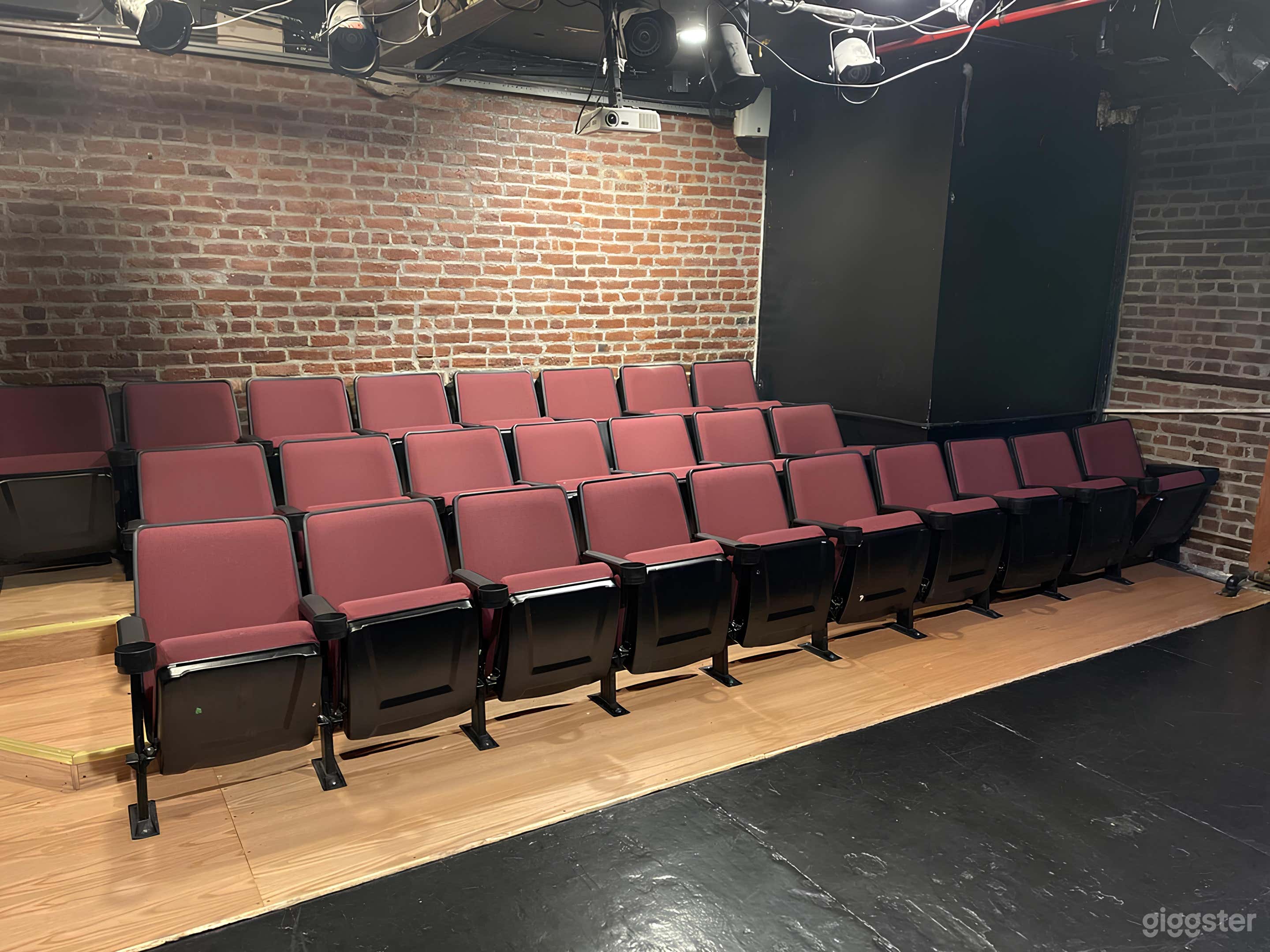 The Prince Theater | 30 Seats Photo 4