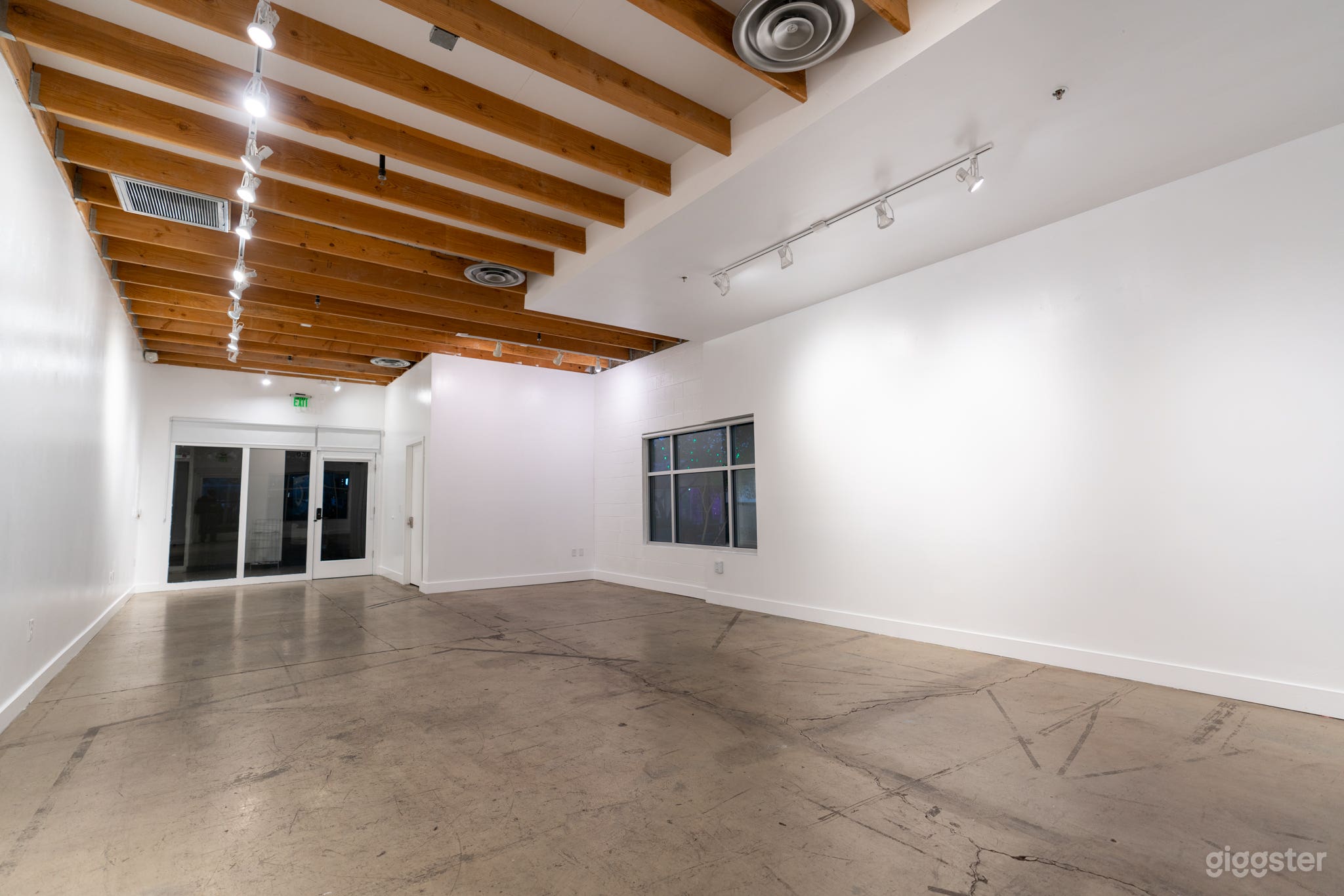 NY Loft Style Event Space. Photo 2