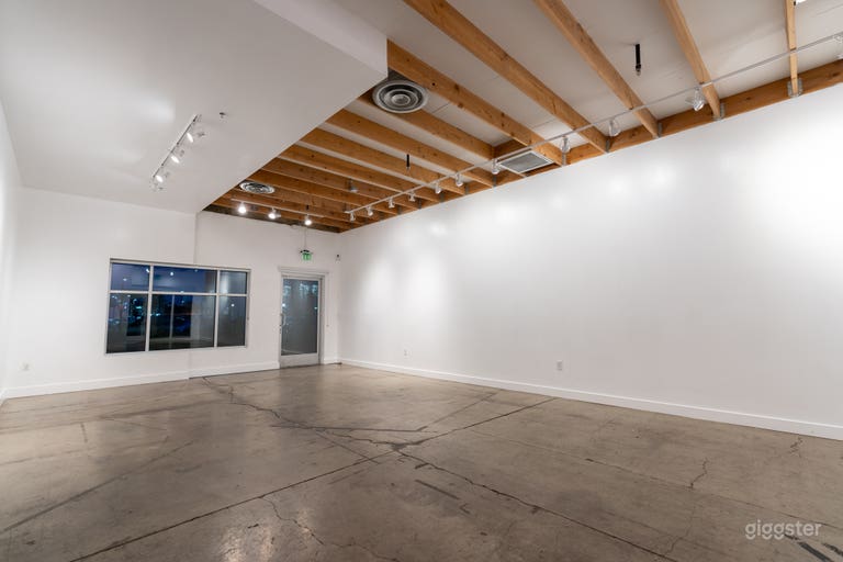  NY Loft Style Event Space. 