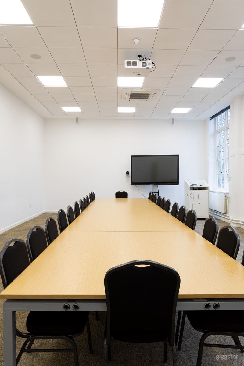 High-End Boardroom - Westminster  Photo 4