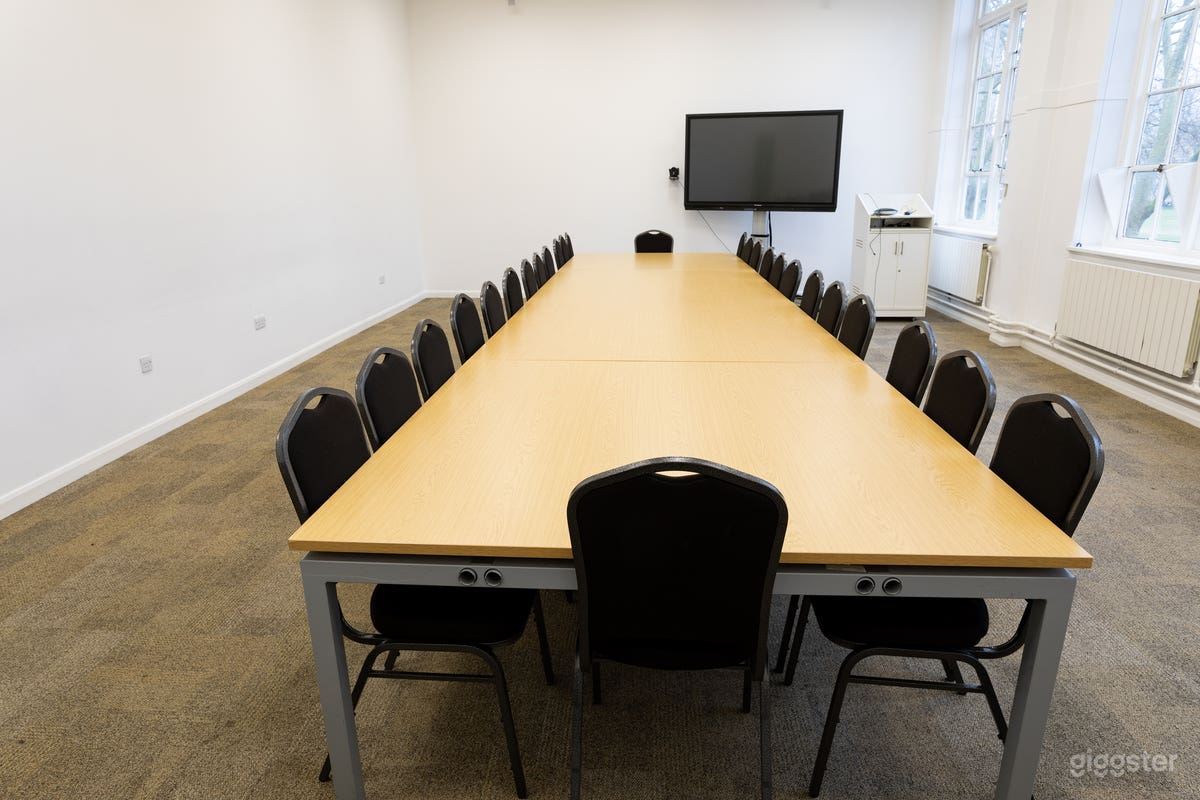 High-End Boardroom - Westminster  Photo 3