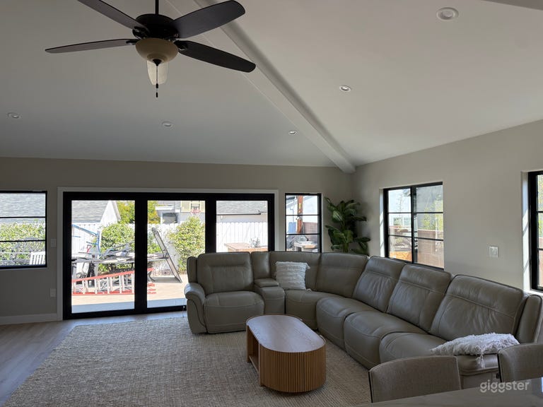  Beautiful Modern Contemporary Home 