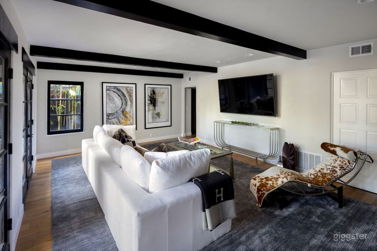  CASA ENCANTA: SPANISH COLONIAL VIEW HOME 