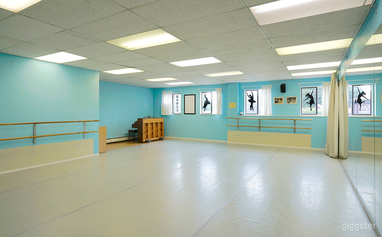 Blueberry Studio - Warm &amp; Welcoming Dance Studio 2  Photo 1