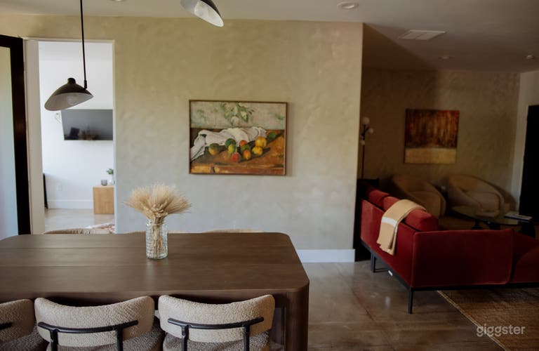  Beautiful Loft — Bright, Modern Top-Floor Location 