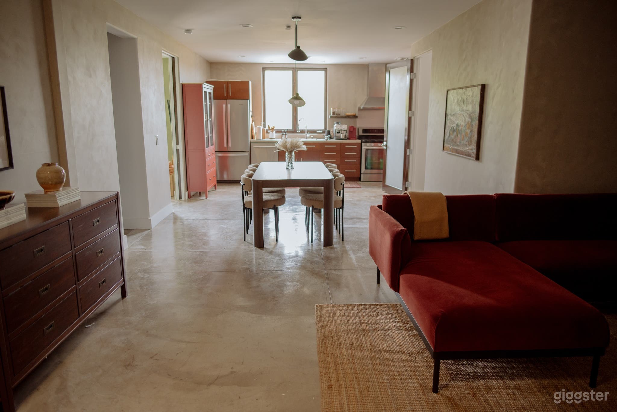 Beautiful Loft — Bright, Modern Top-Floor Location Photo 2