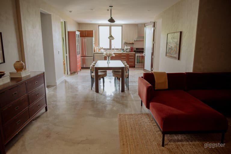  Beautiful Loft — Bright, Modern Top-Floor Location 