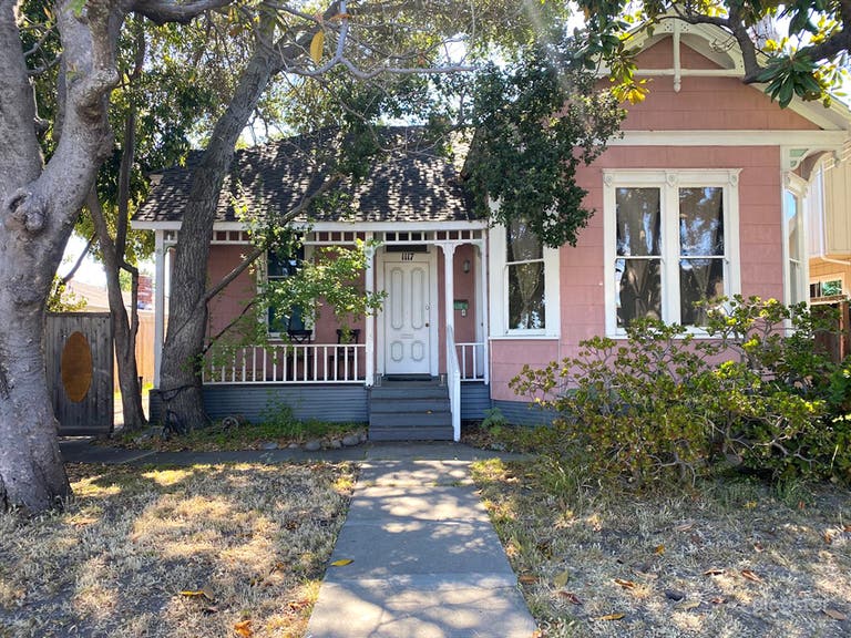  Victorian Gem ~ Old world charm with magic light 