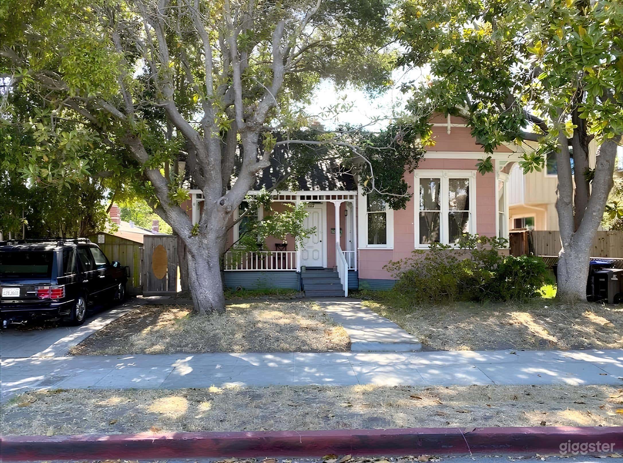 Victorian Gem ~ Old world charm with magic light Photo 1