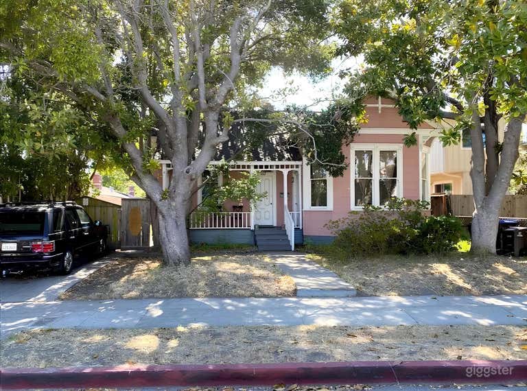  Victorian Gem ~ Old world charm with magic light 