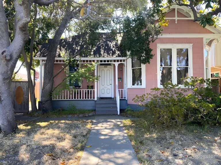  Victorian Gem ~ Old world charm with magic light 