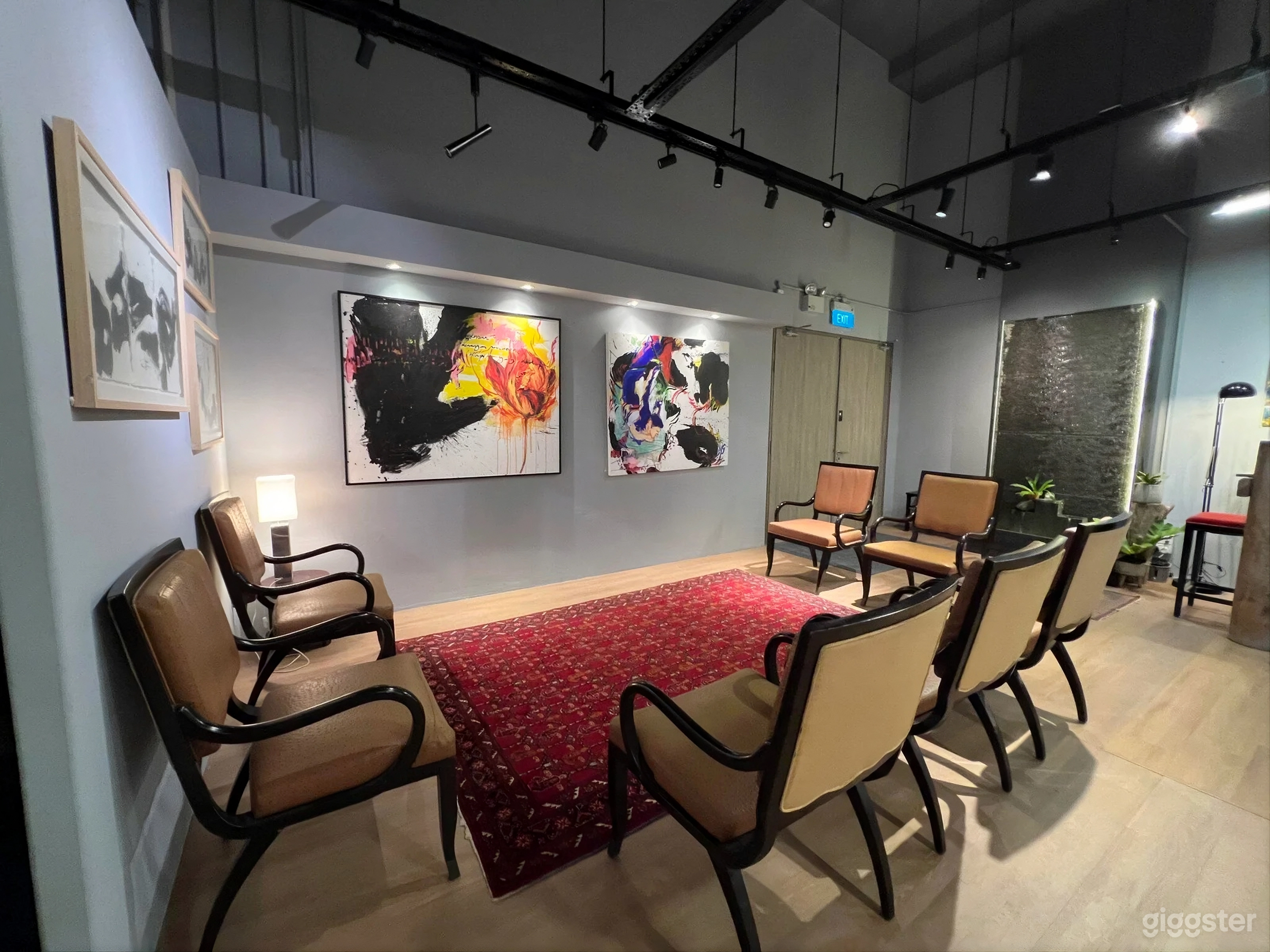 Industrial Charm and Modern Elegance Studio Photo 1