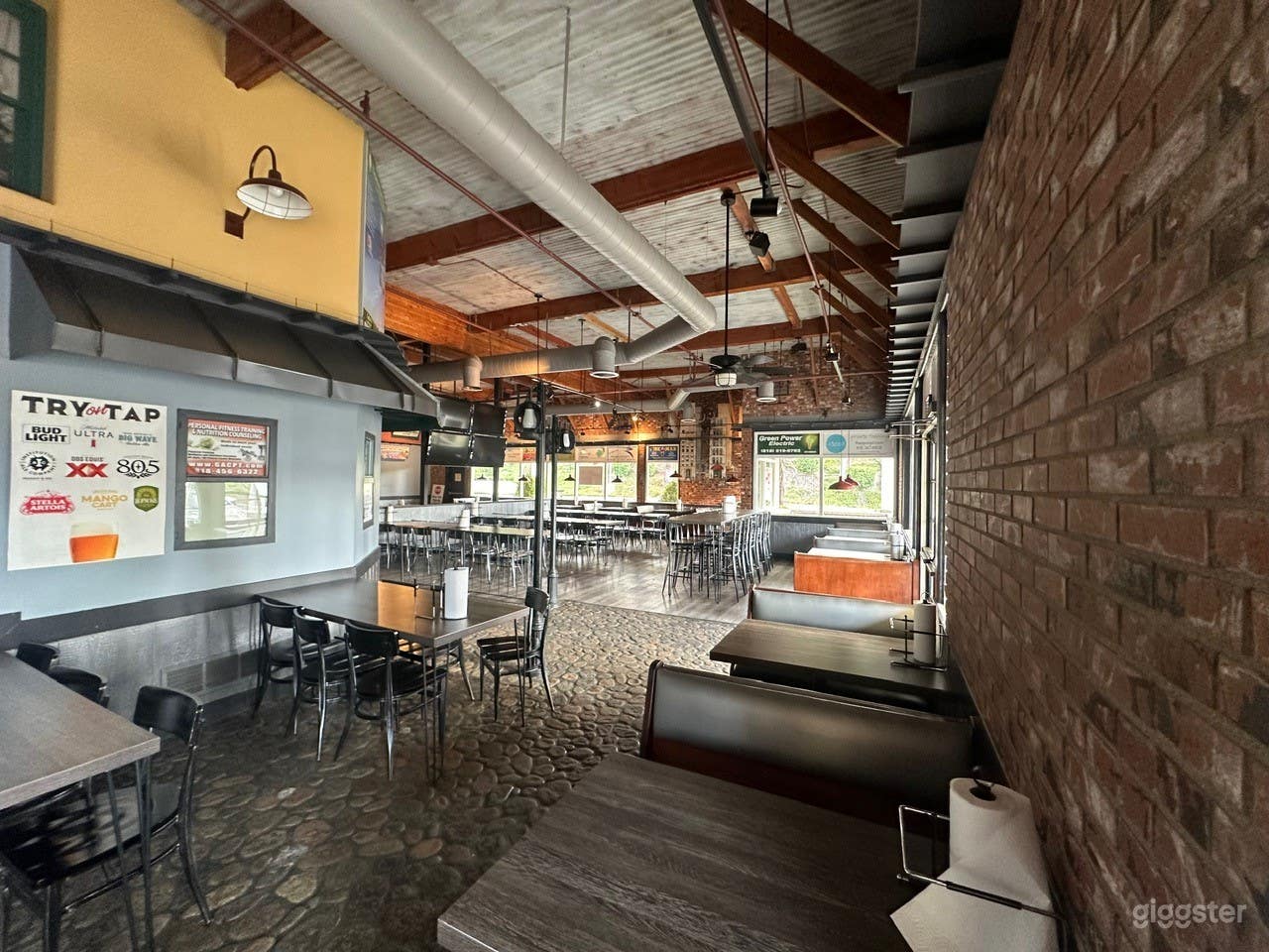 Industrial Pizzeria Shop Photo 3