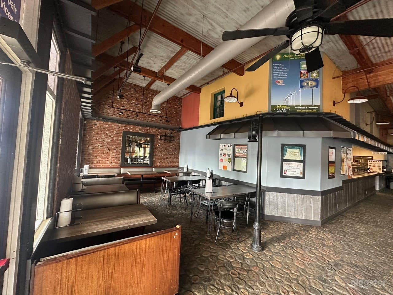 Industrial Pizzeria Shop Photo 1