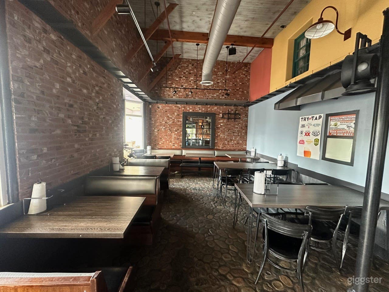 Industrial Pizzeria Shop Photo 2