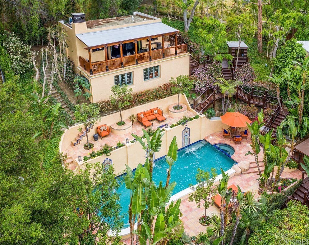 Mediterranean Property with Pool, Nightclub, Gym Photo 1