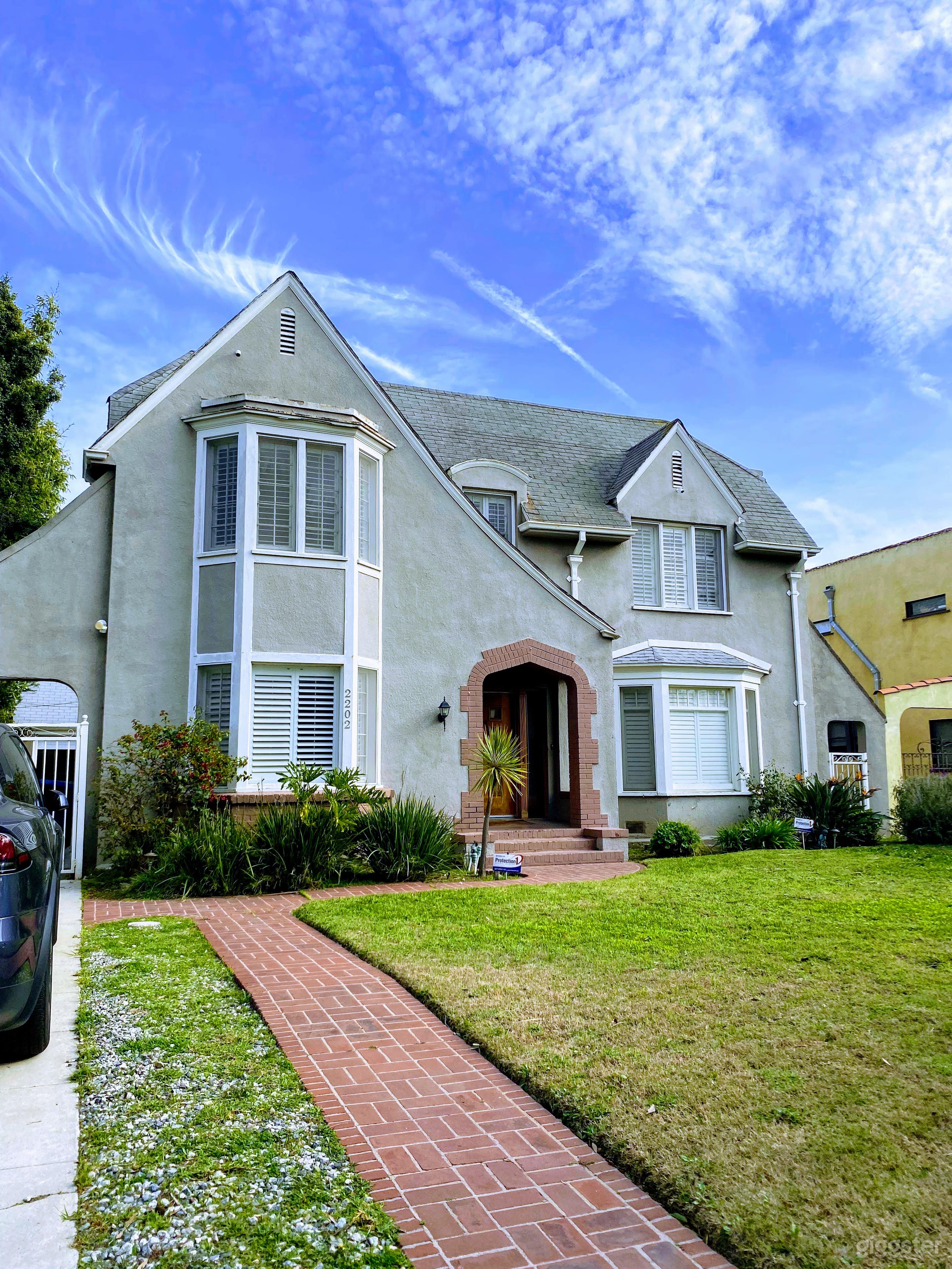 Victorian Home for Creative Use Photo 1