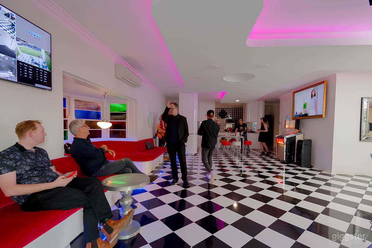 Retro Film Entertainment Bar & Event Space Photo 3