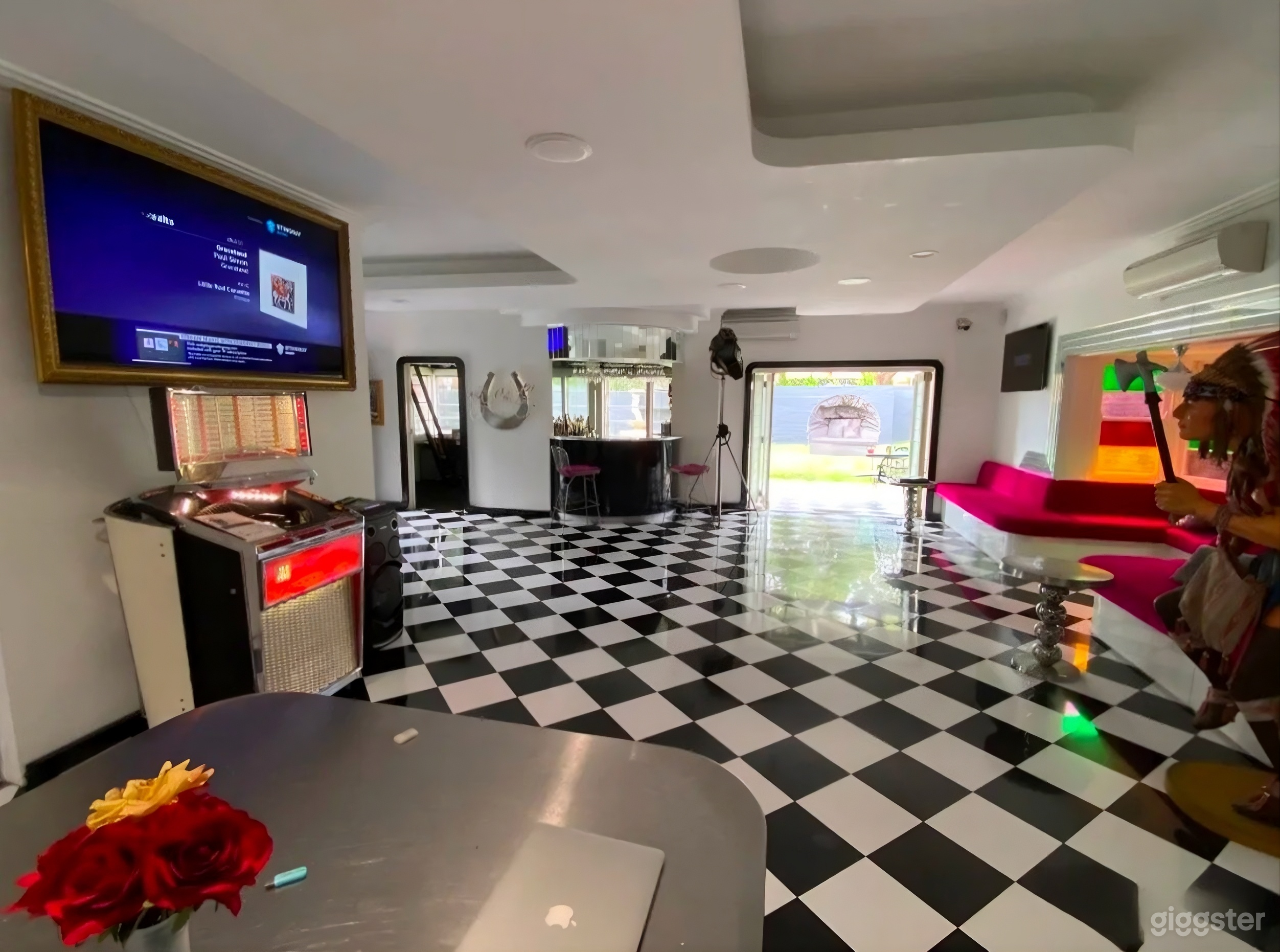 Retro Film Entertainment Bar & Event Space Photo 2