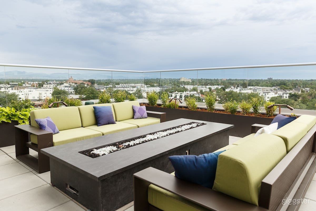 Stunning Rooftop Lounge w/ Views of the Rockies Photo 3