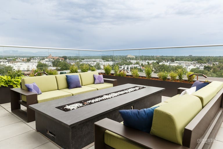  Stunning Rooftop Lounge w/ Views of the Rockies 