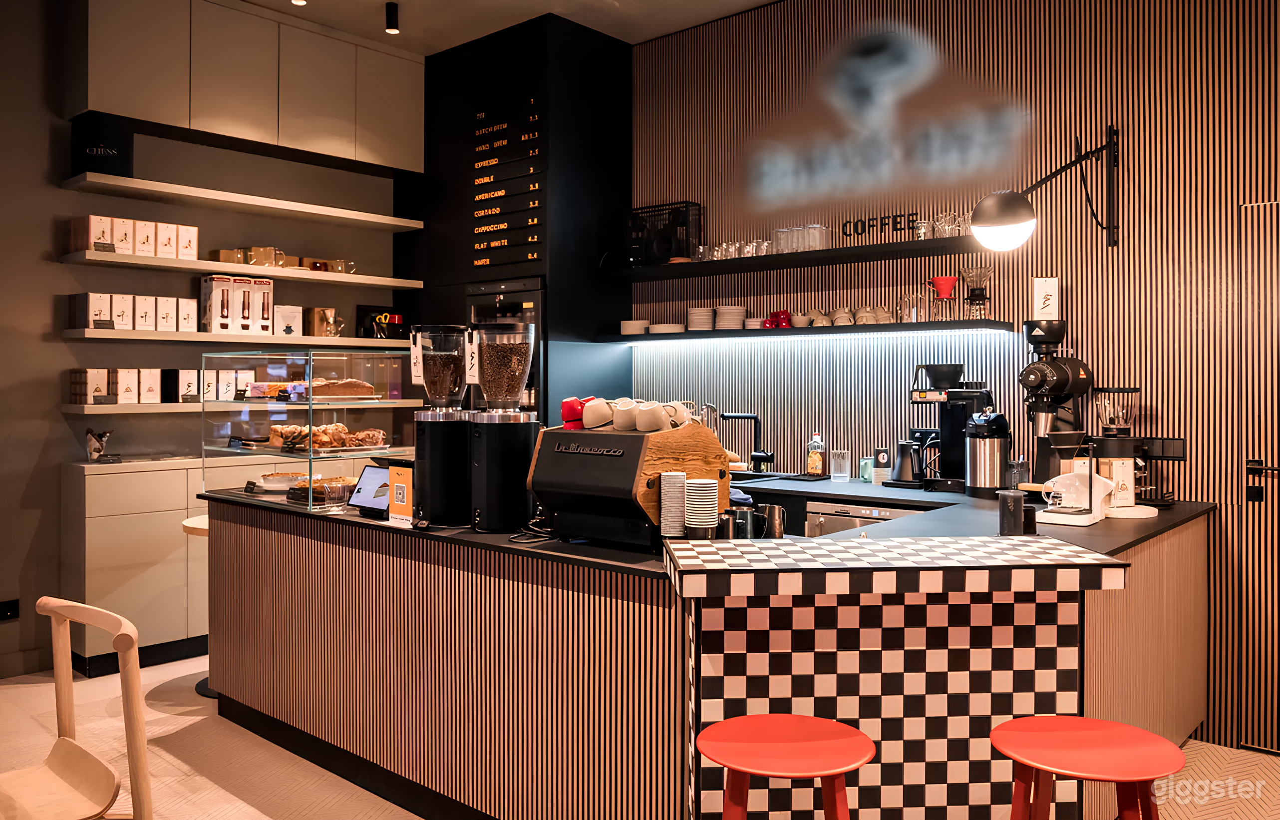 Specialty Espresso Bar mit Deli-Klassikern wie Babka und Reu Foto 2