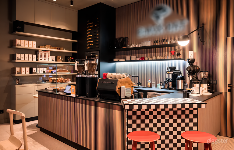  Specialty Espresso Bar mit Deli-Klassikern wie Babka und Reu 