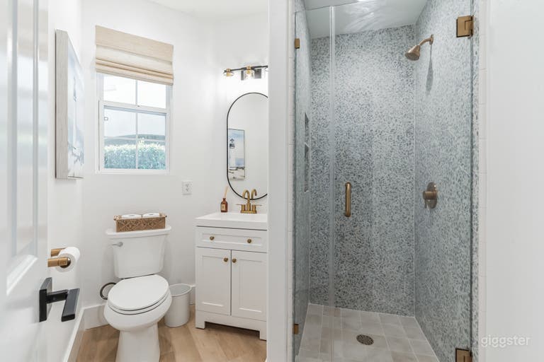  Renovated Coastal House – Open, Light & Film Ready 